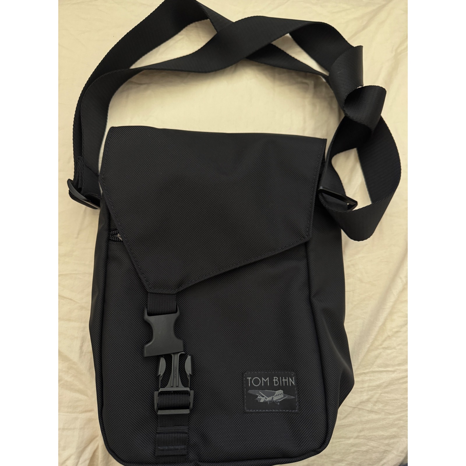 Tom Bihn Small Cafe Bag Black Ballistic Nylon Vertical Crossbody Tablet — image 2 of 5